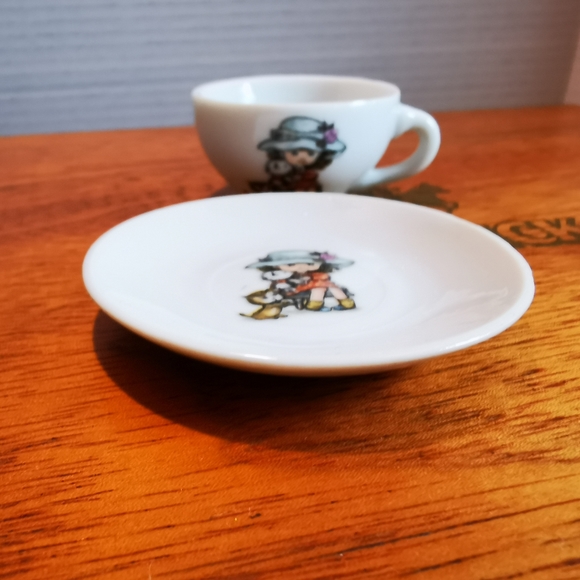 Vintage Japan Miniature Ceramic Tea Cup and Saucer Girl in Big Hat with Kitties - Picture 9 of 16